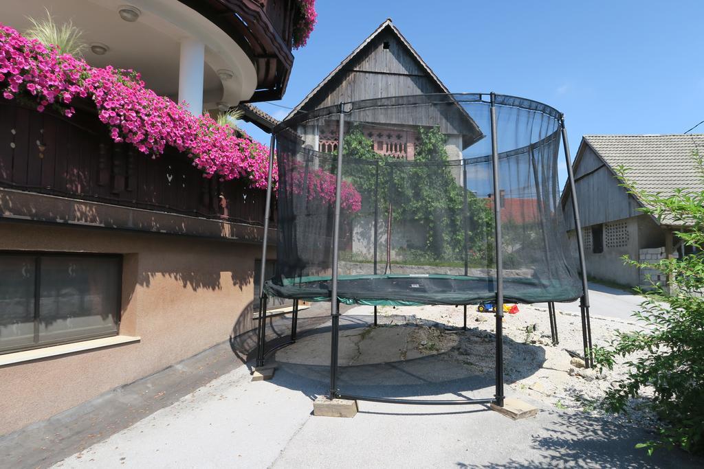 Gostilna Turk Hotel Hotedrsica Exterior foto